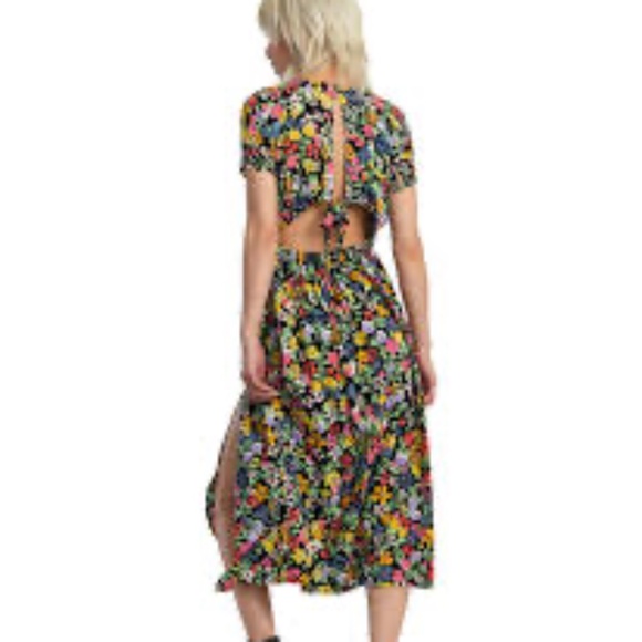 RVCA Dreamscape  Dress. NWT. See description for actual pattern. - Picture 1 of 12